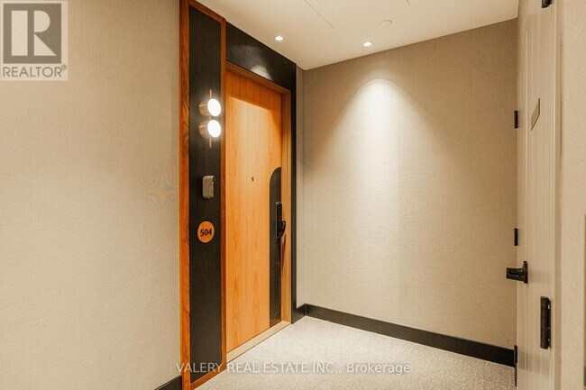 Photo - 55 Port St E Unit 504