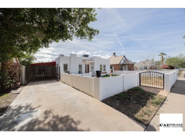 Building Photo - Charming 2/1 Phoenix Home in Brentwood Historic District!