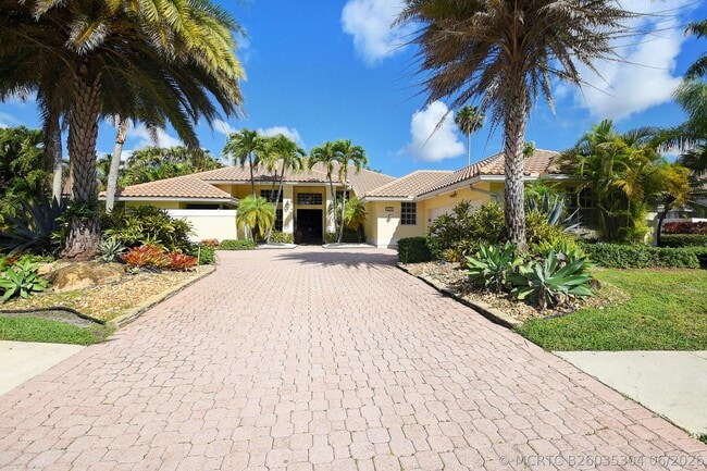 8320 Desmond Dr
