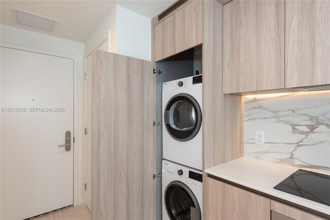 Photo - 77 SE 5th St Unit 1813