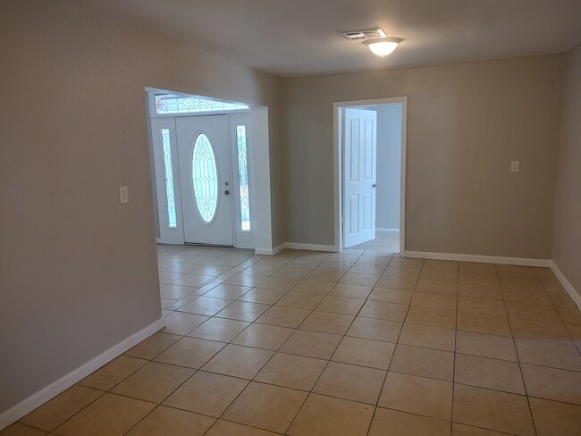Photo - 3010 E Idlewild Ave