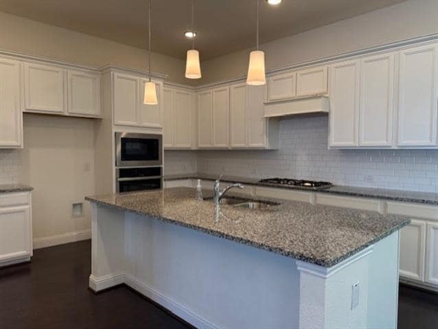 Photo - 18136 Lakefront Ct