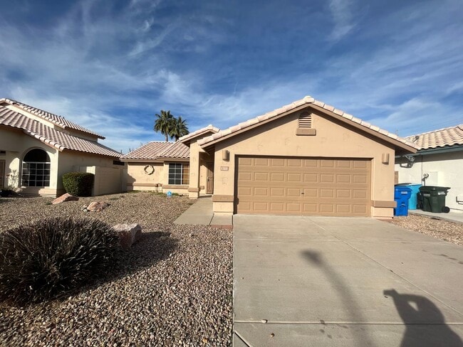 Photo - 4 Weeks of Free Rent! - Three bedroom Sing...