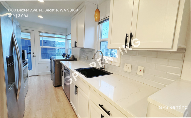 Photo - 1700 Dexter Ave N