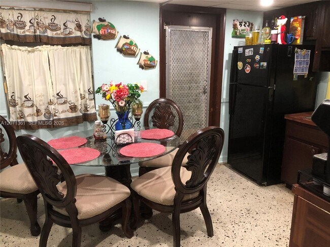 Photo - 905 SW 9th Ave Unit 905