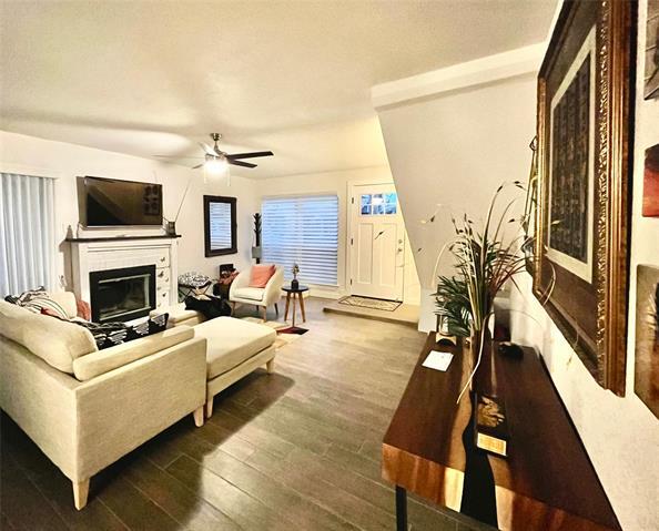 Photo - 2640 Via Valencia