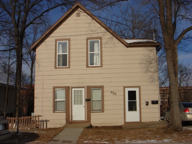 Building Photo - 900 E Grand Ave Unit 1