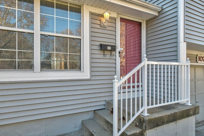 Photo - 107 NE Maggie Ave Unit B
Lees Summit (Jack... Unidad B