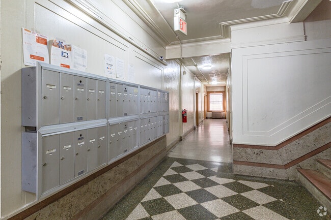 324 Broadway - Lobby