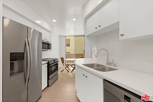 Photo - 7250 Franklin Ave Unit 507