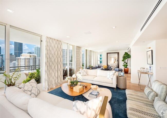 Building Photo - 888 Brickell Key Dr Unit 2501 Rental