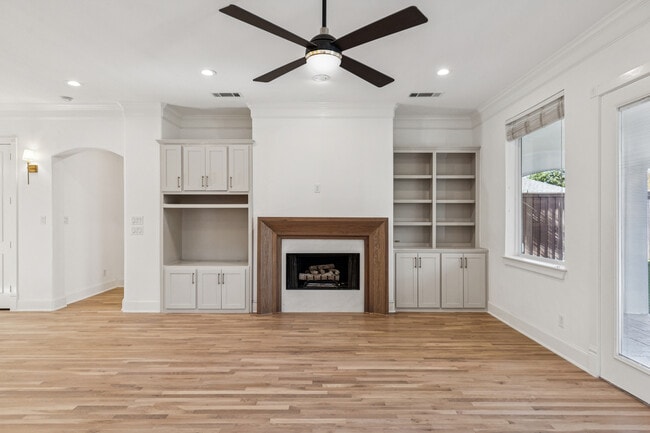 Photo - 6931 Belmont Ave