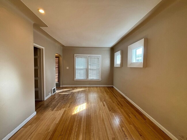 Photo - 215 E Woodland St