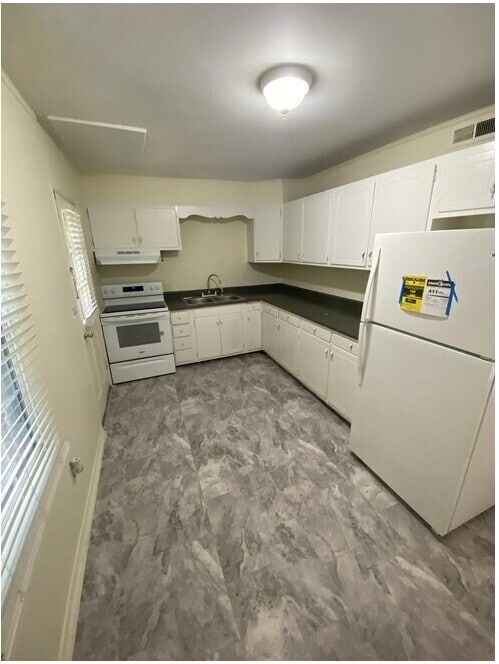 Building Photo - Top of the Hill at 806 College Ave Rental