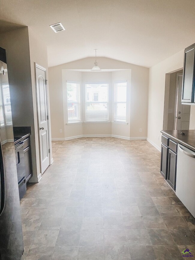 Photo - 105 Sutton Dr