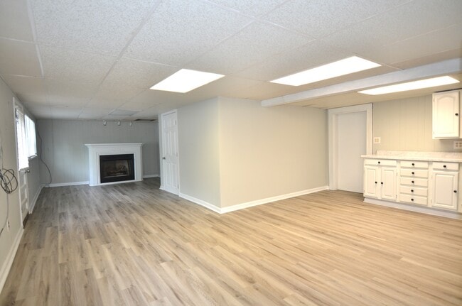 Photo - 4048 Longford Dr Unit 4