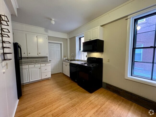 Building Photo - 76 India St Unit 1 Rental