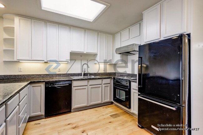 Photo - 18 Perego Terrace