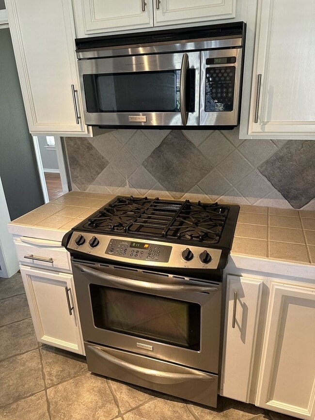 Photo - 511 Lone Oak Ct
