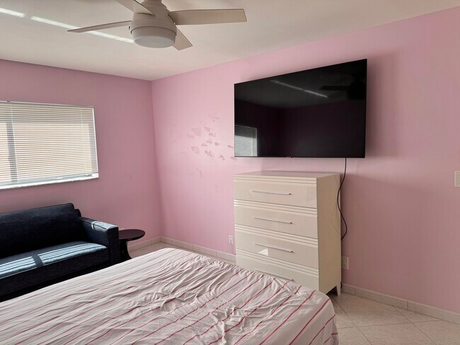 Photo - 5574 Witney Dr Unit 102