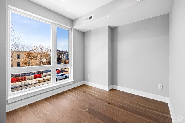 Studio - 534 SF - Living Room/Bedroom