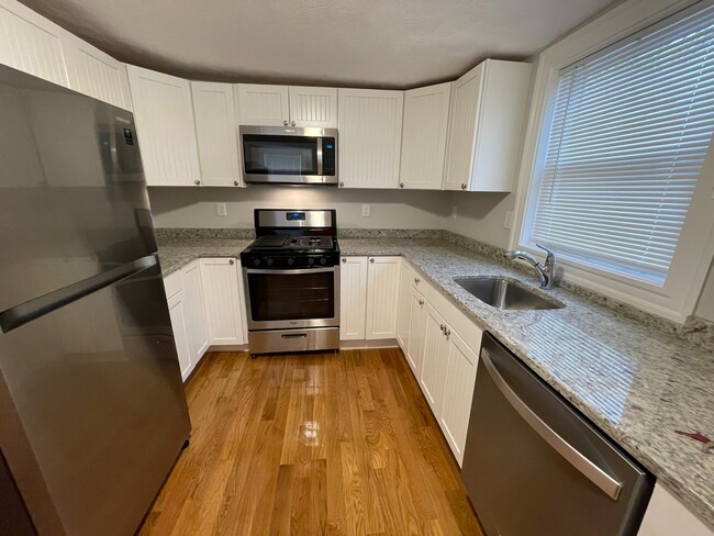 Building Photo - 309 Highland Ave Unit R