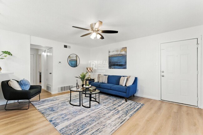 Photo - 202 N Kealy Ave Unit 202 N Kealy Ave