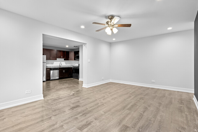 Photo - 6029 N Winthrop Ave