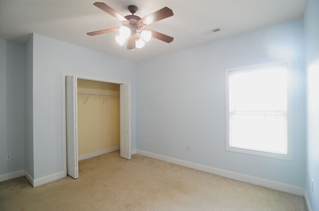 Photo - 5016 Liberty Park Cir SE