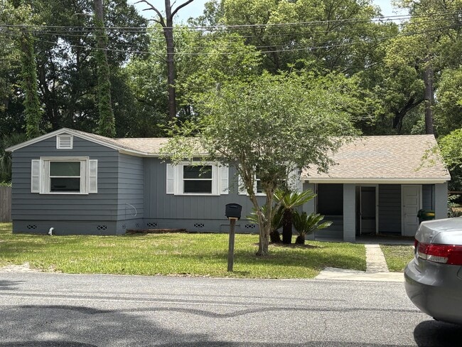 Building Photo - 610 N Kentucky Ave