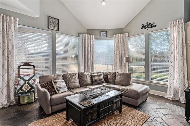 Photo - 5932 Riverbend Pl