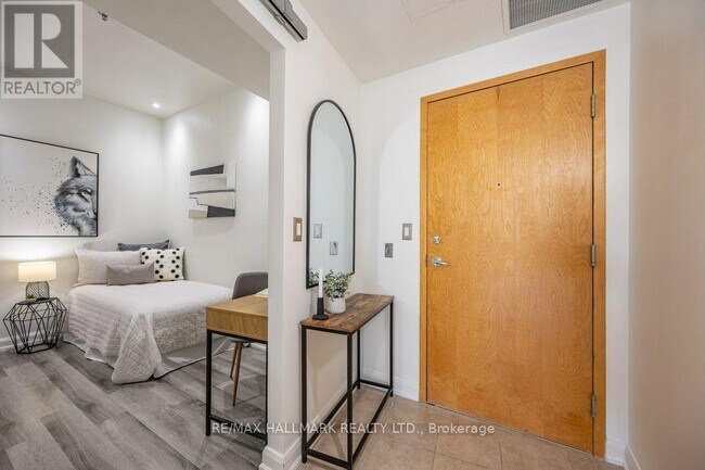 Photo - 700 King St W Unit 216