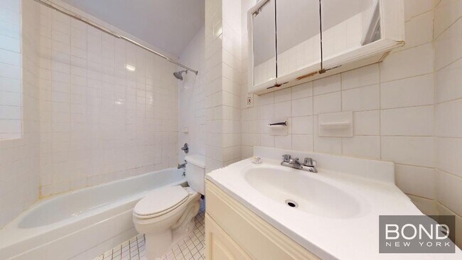 Photo - 26 King St Unit 14