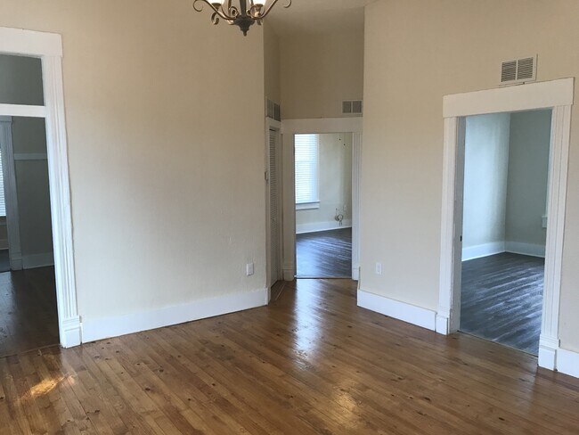 Photo - Vintage North Hyde Park Bungalow