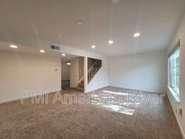 Photo - 6693 Greenback Ln