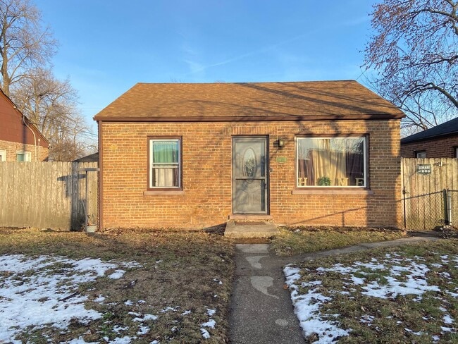 Building Photo - 3 Bedroom Home In Hammond