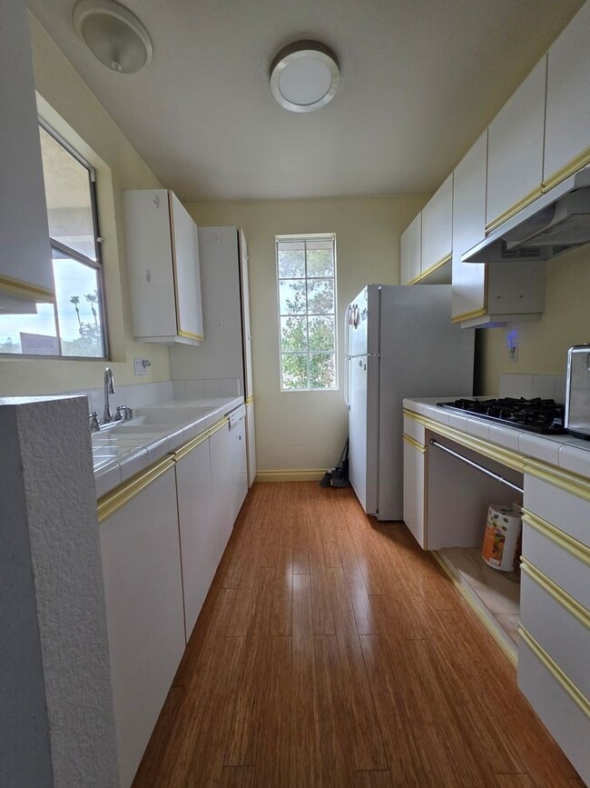 Building Photo - Stylish Second-Floor Condo in Sabre Springs – San Diego