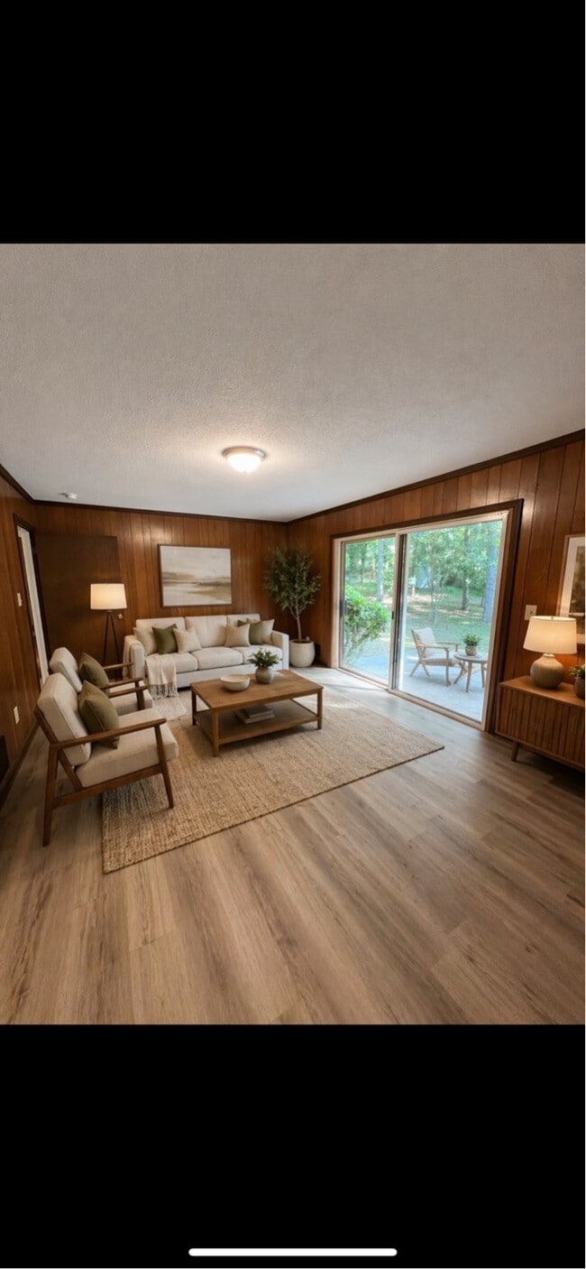 Photo - 150 Chinquapin Way