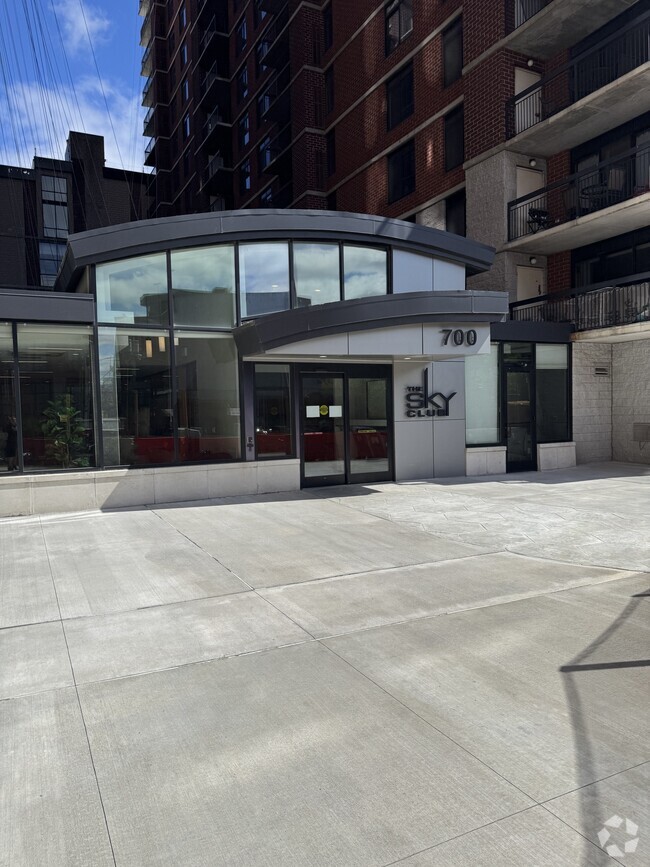 Building Photo - 700 1st St Unit Sky Club Condominium