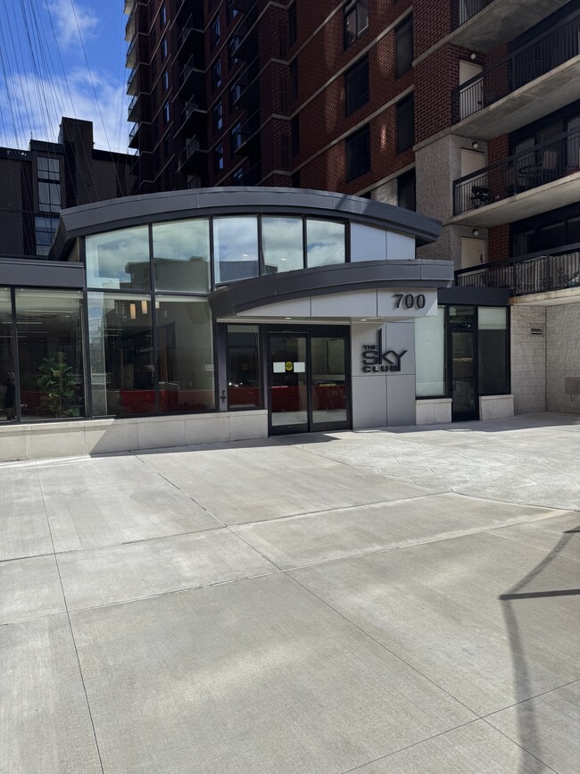 Building Photo - 700 1st St Unit Sky Club Condominium
