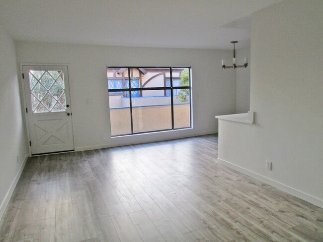 Photo - 11511 Rochester Ave