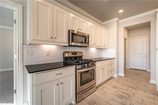 Photo - 511 Piper Ln