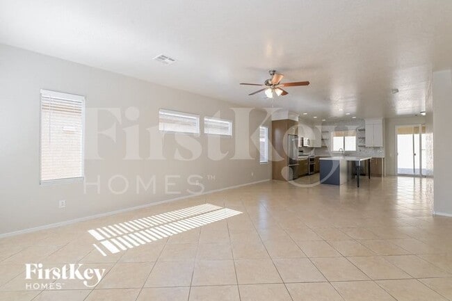 Photo - 2580 Lockerbie St