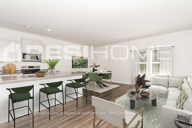 Photo - 301 Oakwood Dr NW