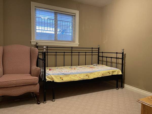 Photo - 17107-17184 84 Ave