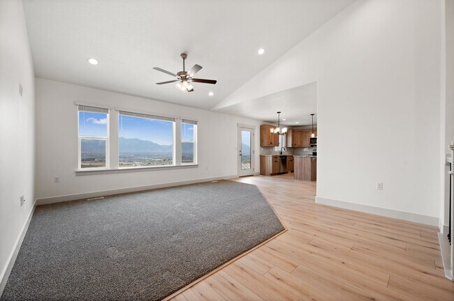 1062 N Highpass Dr Unidad Upper Residence