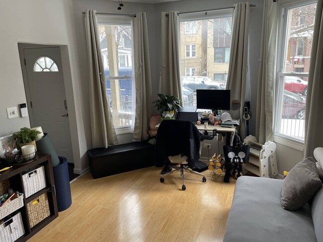 Photo - 2734 N Lawndale Ave Unit 1