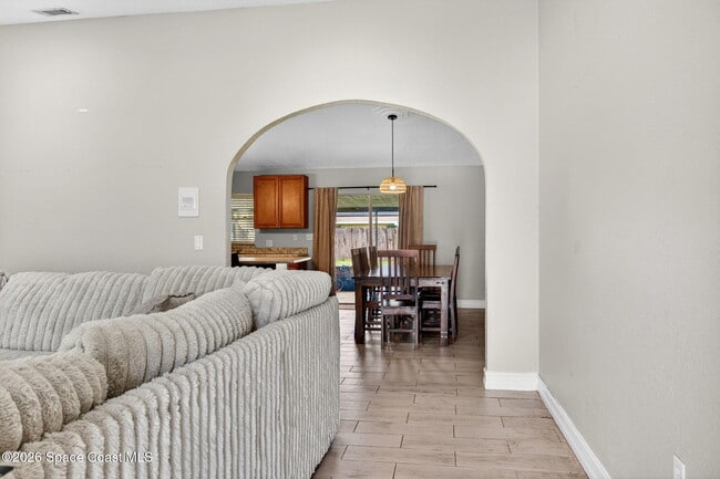 Photo - 377 Emerson Dr NW