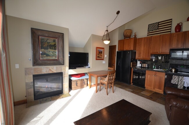 Photo - Highlands Green Lodge! Updated One Bedroom close to Main Street! SUMMER ONLY RENTAL!