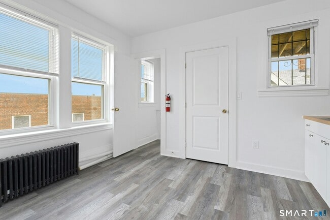 Photo - 1220 State St Unit 3